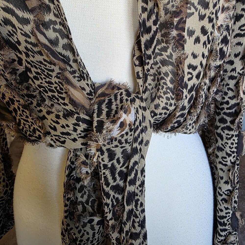 Chico's 100% Silk Leopard Print Blouse - Tie Front Mob Wife Crop Top - 0 - Picture 10 of 14